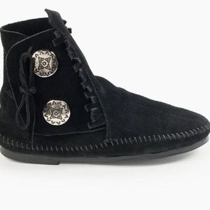 Minnetonka Ankle Boots. Black Suede.